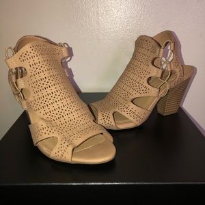 Slip on Tan sandals with 3inch thick heel.